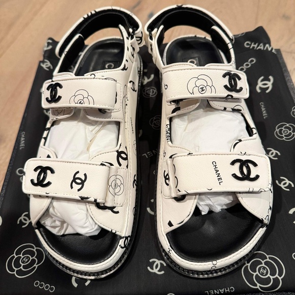 Shoes - Picture 1 of 3
